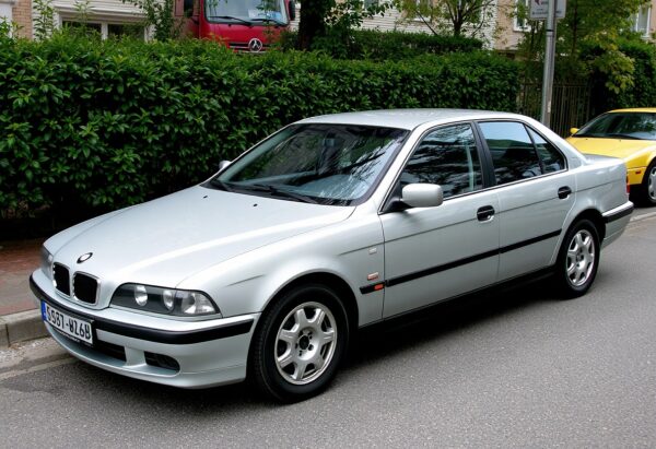 Jak proměnit staré nebo nepojízdné auto za hotovost do druhého dne